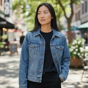 St. John’s Bay Classic Denim Jacket – Midwash (Size S)